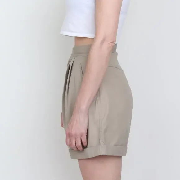Vintage 1980s Pleated Khaki High Waist Wide Leg Shorts S - Picture 3 of 7